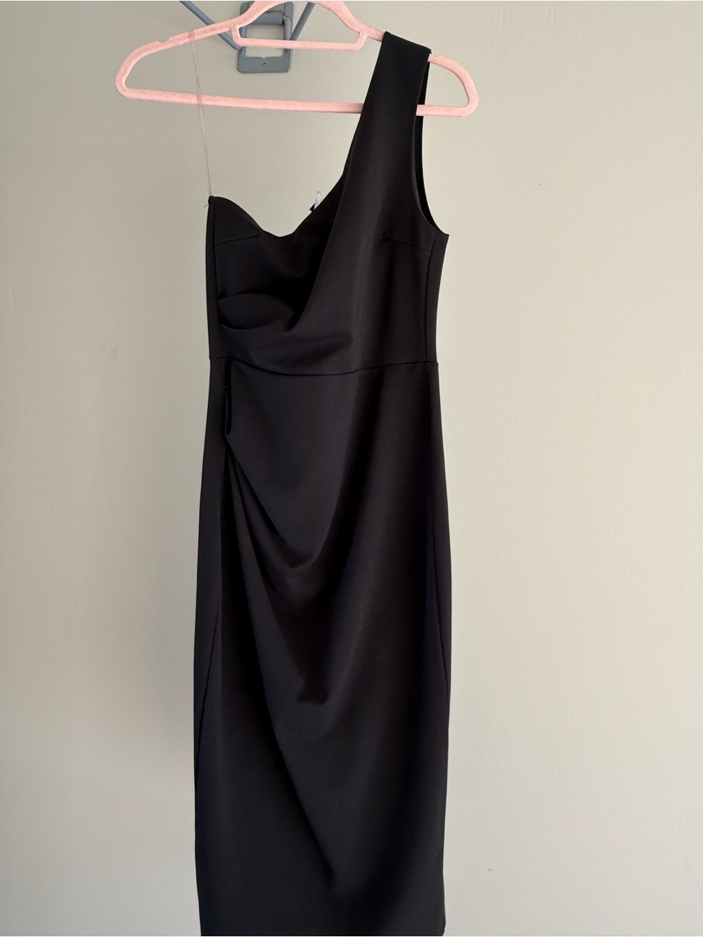 Sculpted One-Shoulder Black Midi Dress